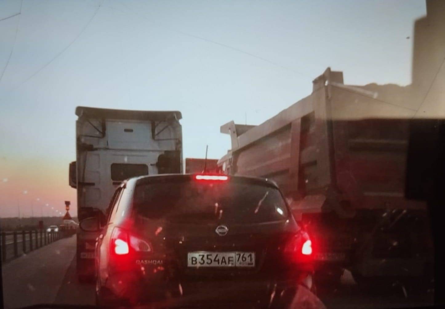Граждане попросили губернатора принять меры к пробкам на трассе Ростов — Таганрог