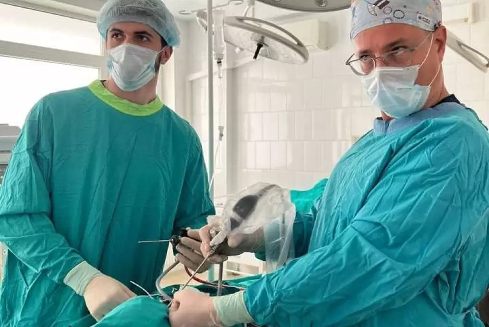 Ростовские хирурги из ребра создали новый нос пенсионеру