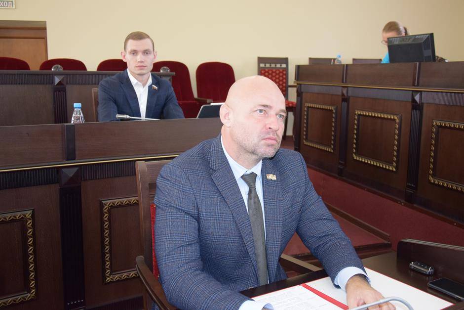 В Шахтах депутат местной Гордумы осужден за обман коммерсанта