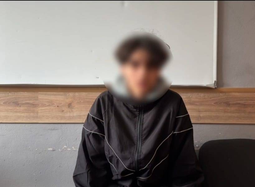 В Ростове задержали 18-летнего курьера мошенников, который забрал у пенсионера 2 млн рублей наличными