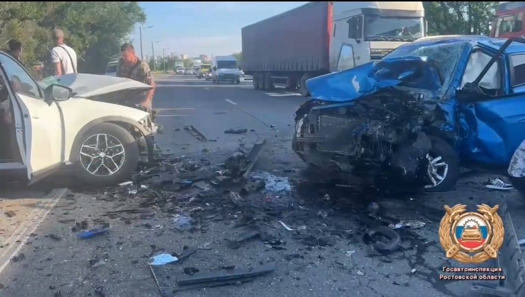 На Западном Подъезде к Ростову образовалась пробка из-за серьезного ДТП