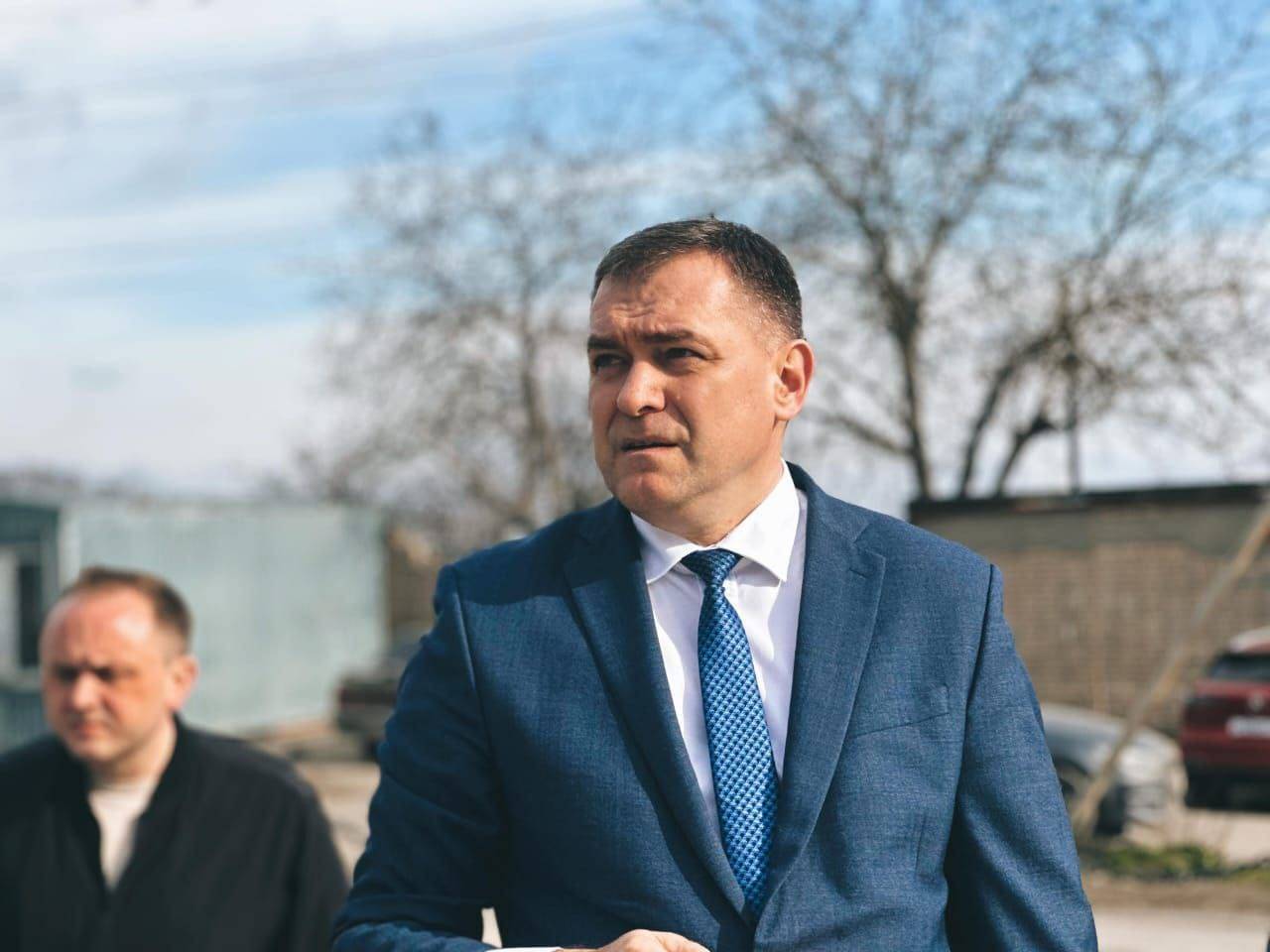В Новочеркасске депутаты решили отправить в отставку главу администрации Юрия Лысенко по его «собственному желанию»