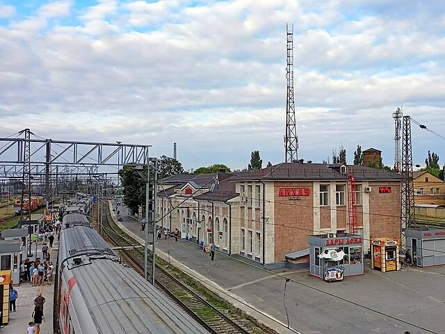 Из-за обрыва ЛЭП в Ростовской области после атаки украинских БПЛА до сих пор с задержками следуют 75 поездов
