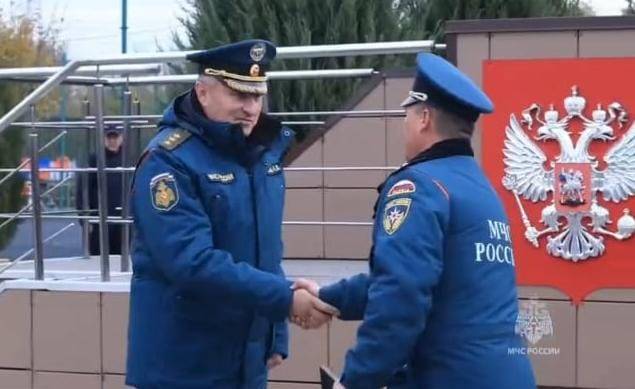В Ростовскую область приехал глава МЧС России и привез с собой спецтехнику