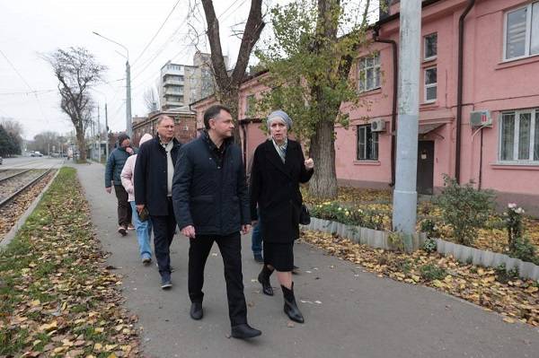 290 окон и сотни поврежденных квартир: в Таганроге начались восстановительные работы