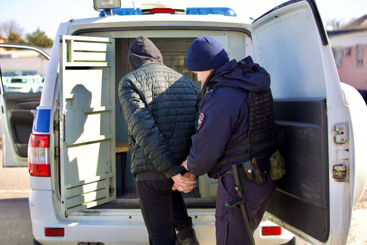 В Таганроге задержаны двое молодых людей, которые занимались хищениями бюджетных средств в сфере культуры