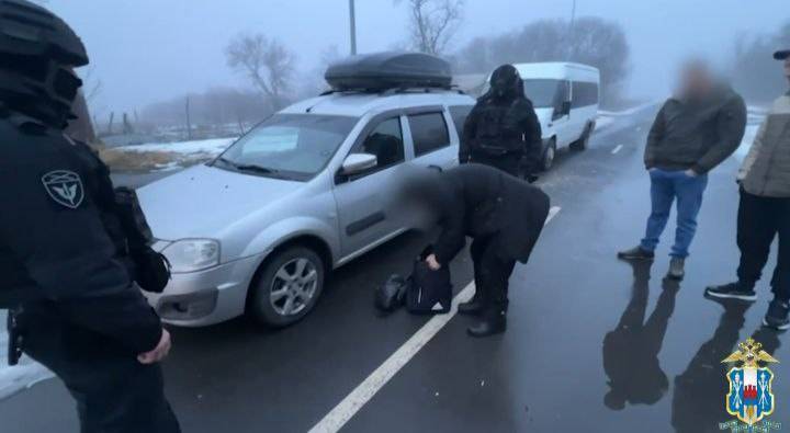 .В Ростовской области задержали оптового межрегионального наркокурьера с 50 тыс. дозами мефедрона