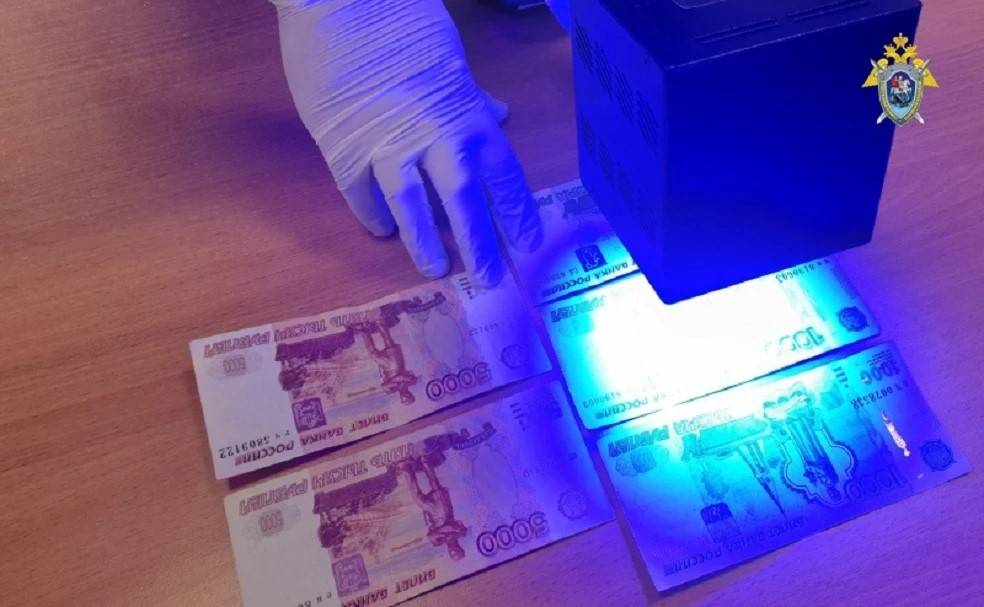 В Ростовской области двое полицейских попались на взятке в 150 тыс. рублей