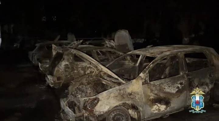 В Ростове полиция объявила в розыск мужчину по подозрению в поджоге АЗС в Ростове